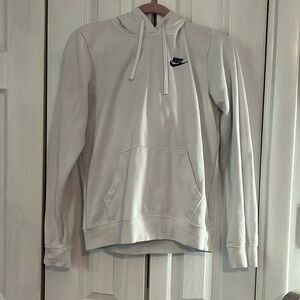 white xs nike hoodie